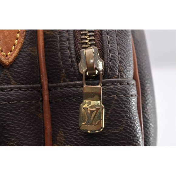 Louis Vuitton Reporter PM Monogram Crossbody Bag - Picture 11 of 16